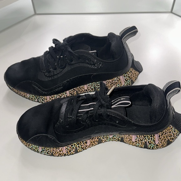 Reebok black tennis shoes - Picture 3 of 6